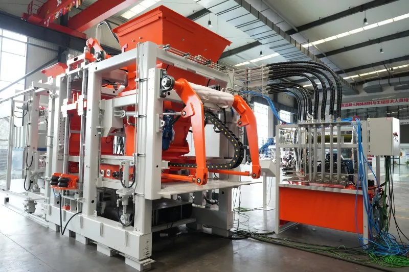 QGM T10 ब्लॉक बनाने की मशीन: उत्पादन की मांग को अधिक कुशल कंक्रीट ब्लॉक प्लांट में बदलना